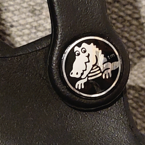 Crocs Chunky Criss-cross Heel - Picture 9 of 12